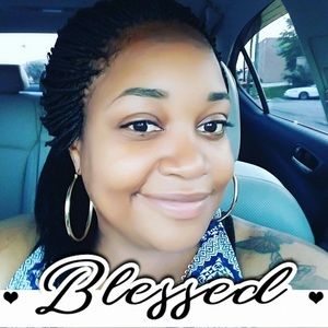 Meet your Posher, Denise